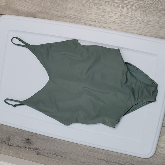 Aerie Green One piece Swimsuit with Side Rings Size Medium - Picture 4 of 8